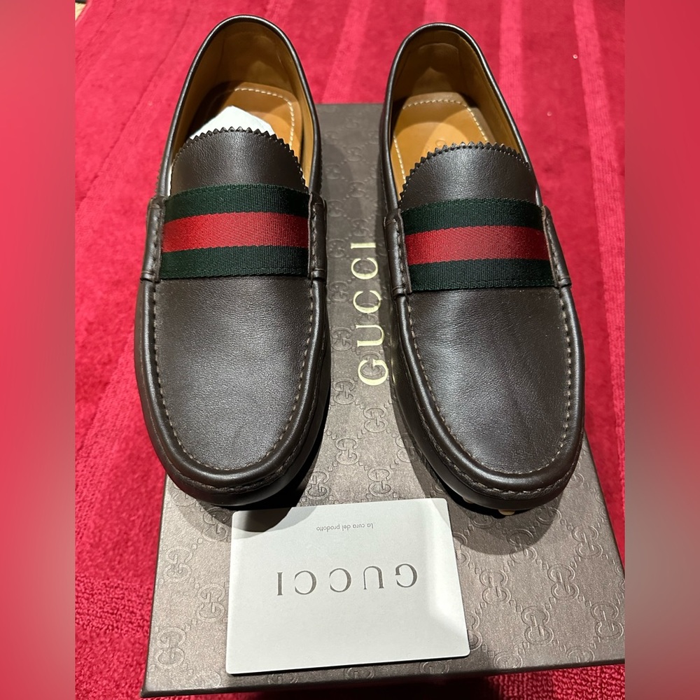 Men’s Gucci soft leather loafers 100% Authentic size 8